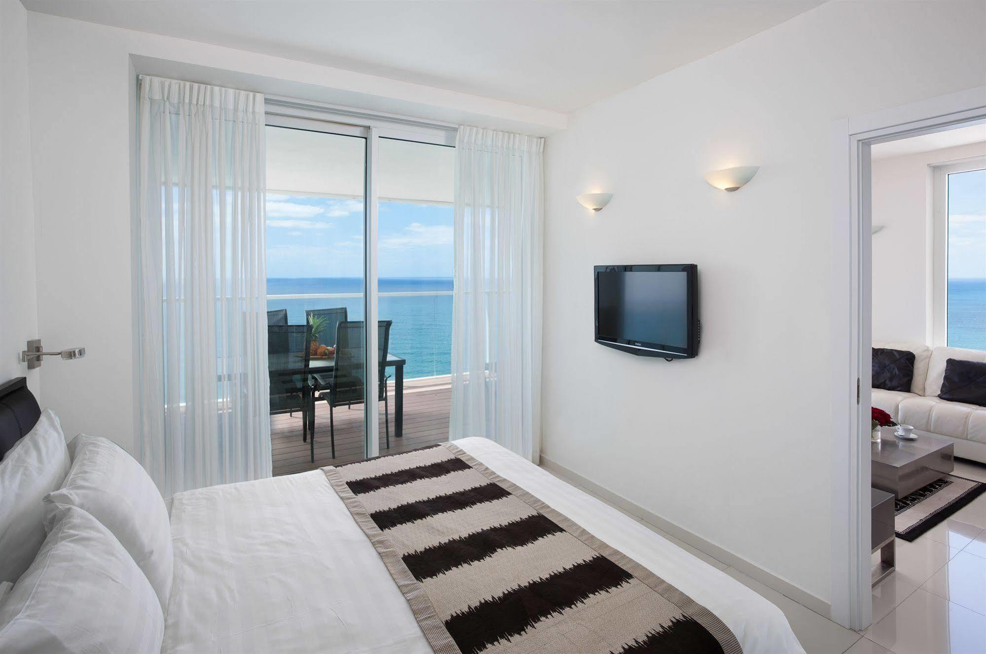 Island Luxurious Suites Hotel And Spa Netanja Zewnętrze zdjęcie